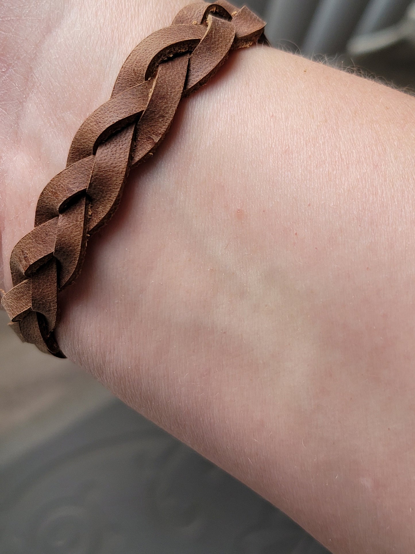 Snap in/out: Ring of Loved One! Classic Brown Leather // Memory Widow Ring Holder Bracelet (athlete, surgeon, weight gain, injury, chef, EMT